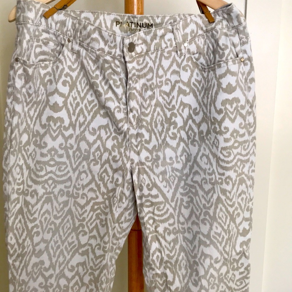 Chico’s platinum denim cropped jean.